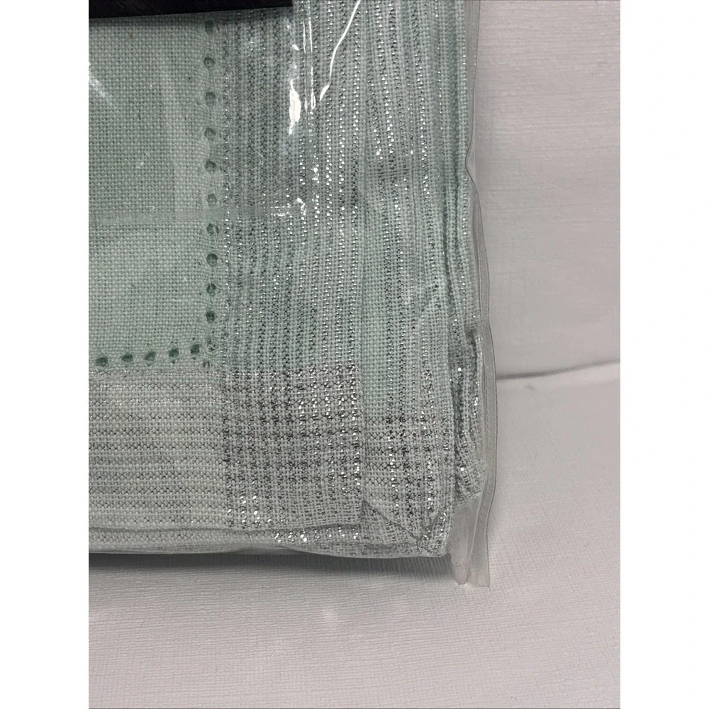 Cynthia Rowley New York Set of 4 Dinner Napkins